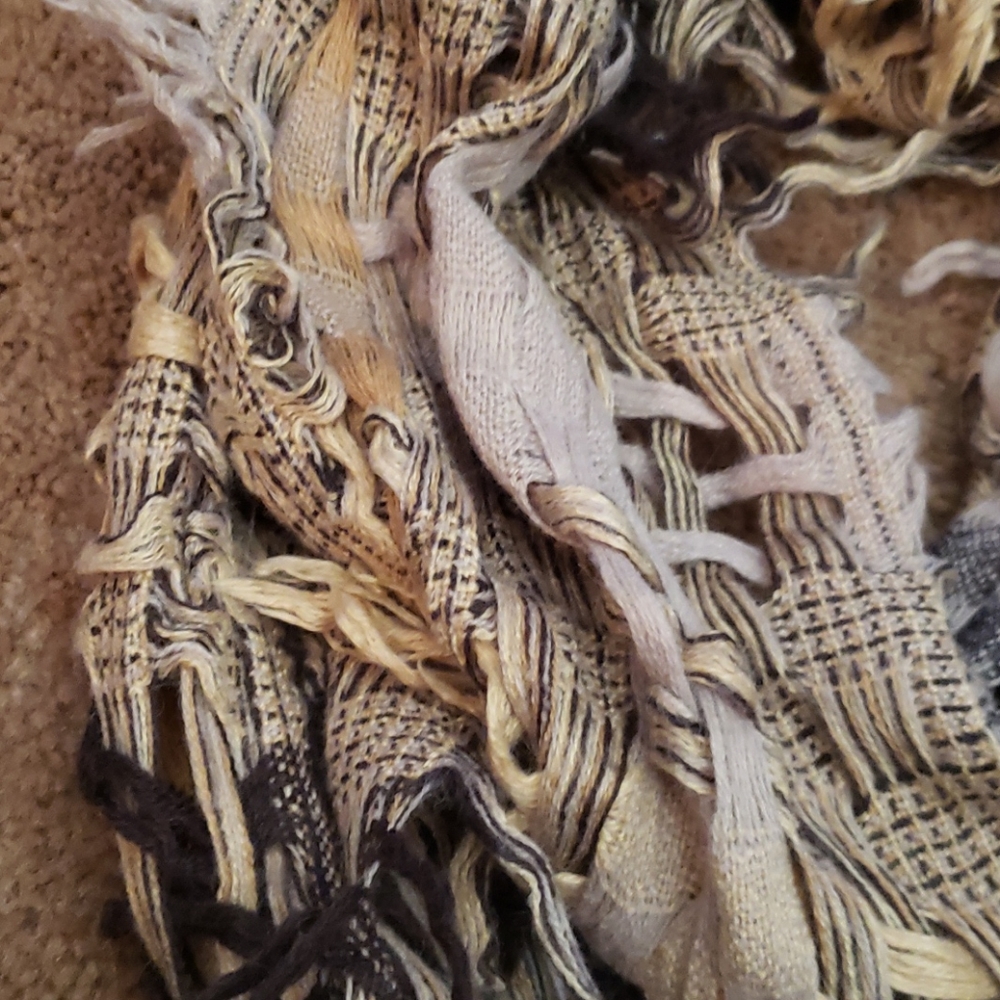 Handmade Scarf - Picture 4 of 4